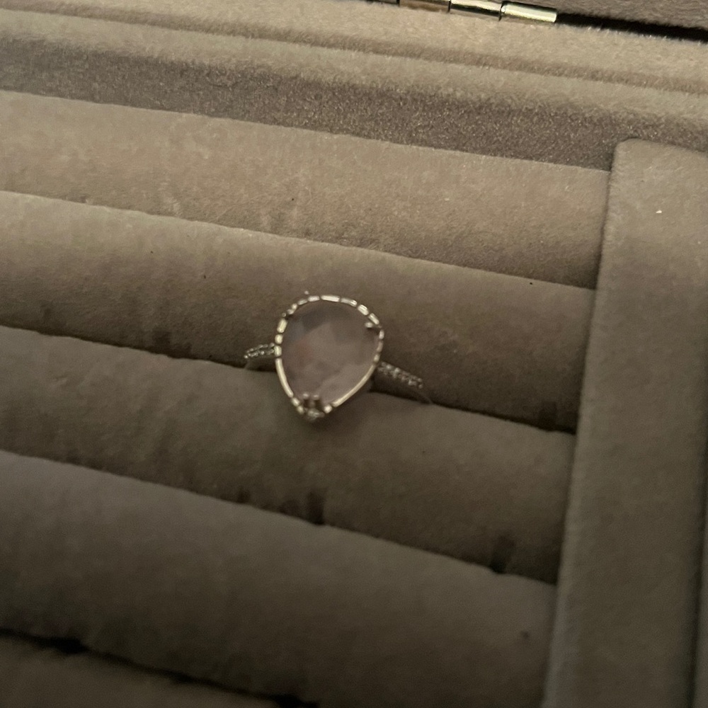 Elegant light Pink Teardrop Ring